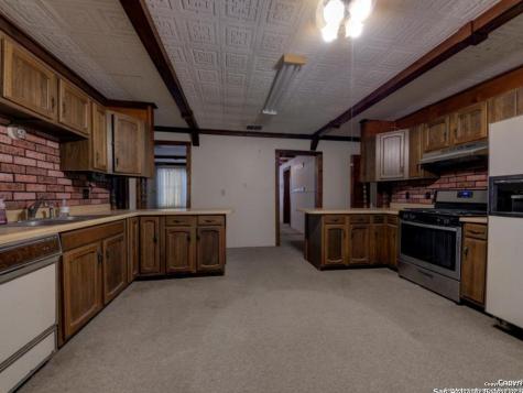 137 Kitty Hawk Universal City TX 78148