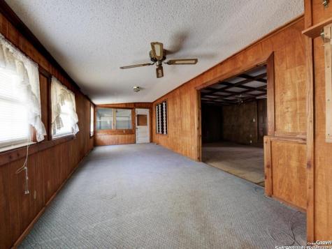 137 Kitty Hawk Universal City TX 78148