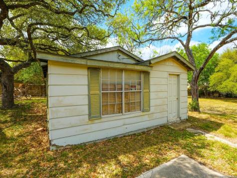 137 Kitty Hawk Universal City TX 78148