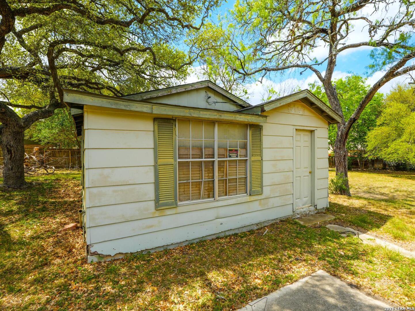 137 Kitty Hawk Universal City TX 78148