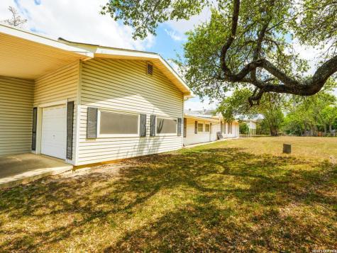 137 Kitty Hawk Universal City TX 78148