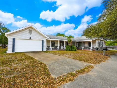 137 Kitty Hawk Universal City TX 78148