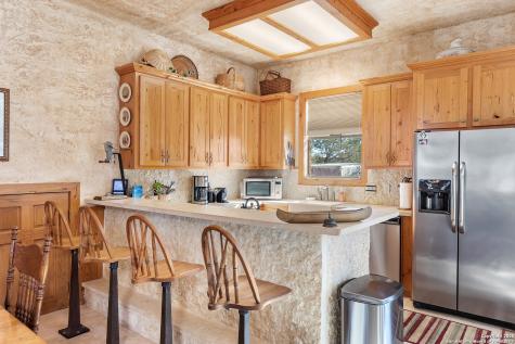 950 River Road Utopia TX 78884
