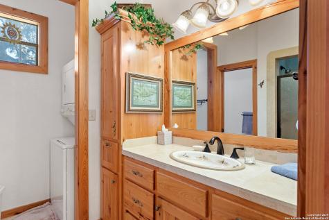 950 River Road Utopia TX 78884