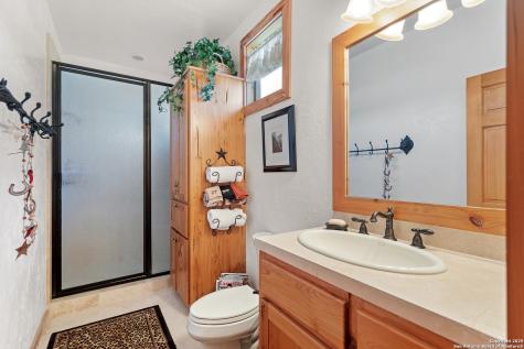 950 River Road Utopia TX 78884