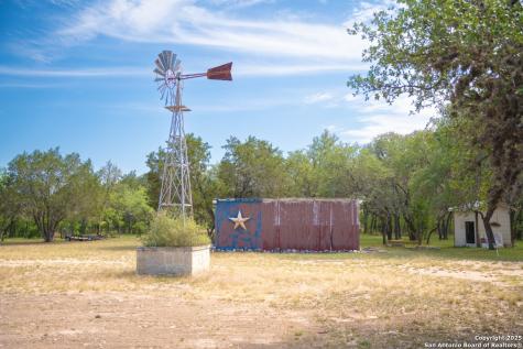950 River Road Utopia TX 78884