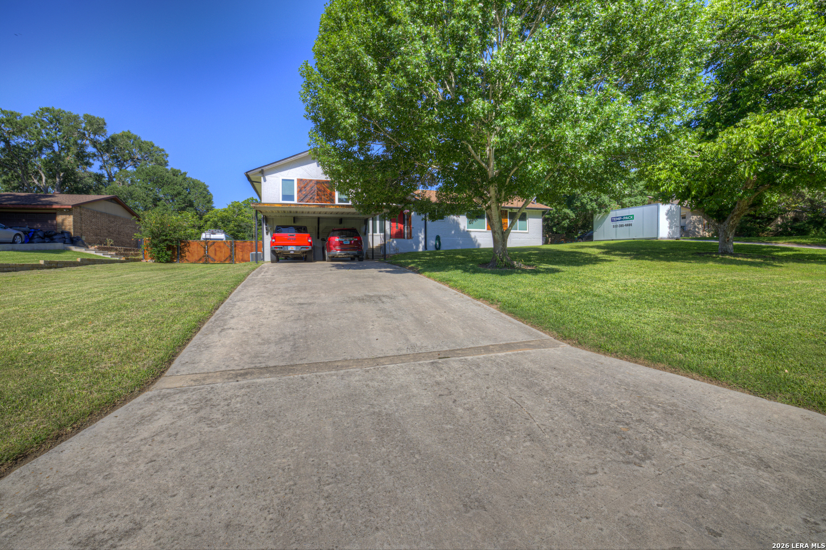 96 W Hampton Drive Seguin TX 78155