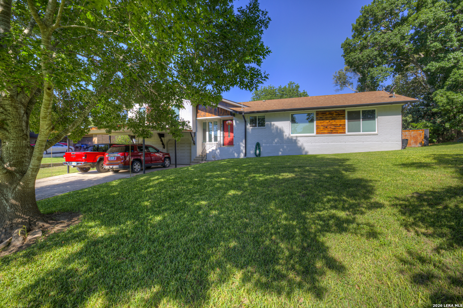 96 W Hampton Drive Seguin TX 78155