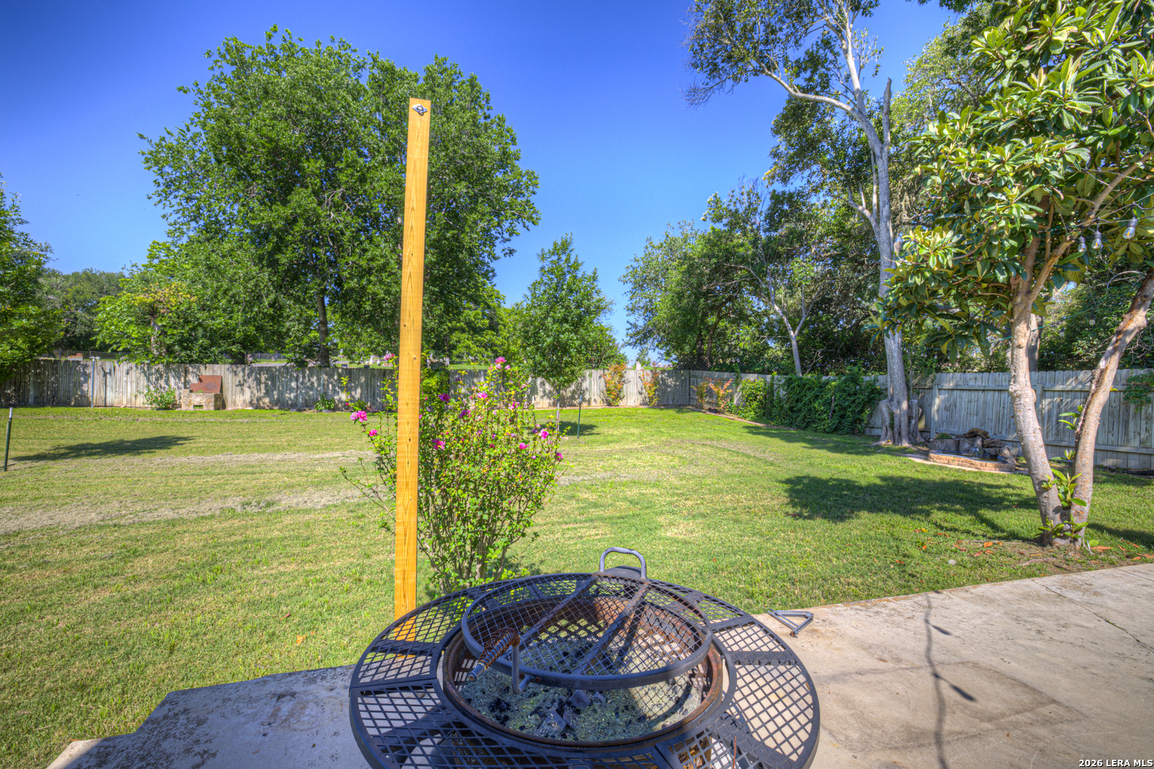 96 W Hampton Drive Seguin TX 78155