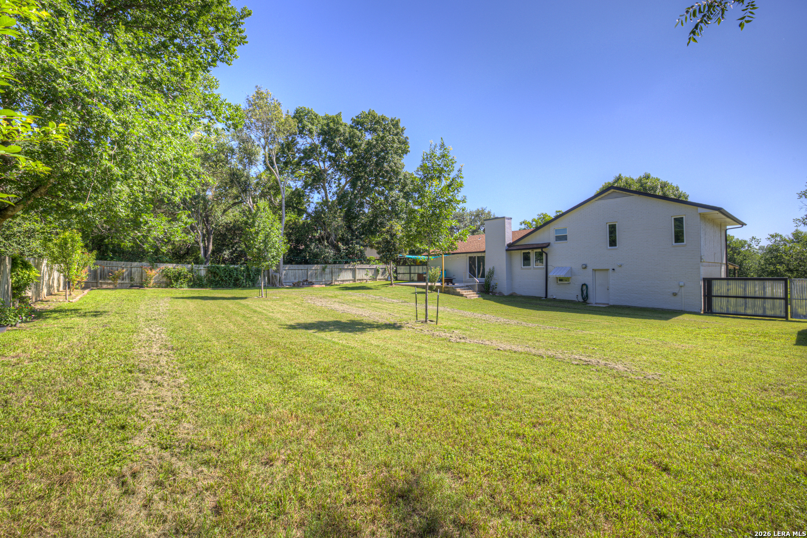 96 W Hampton Drive Seguin TX 78155