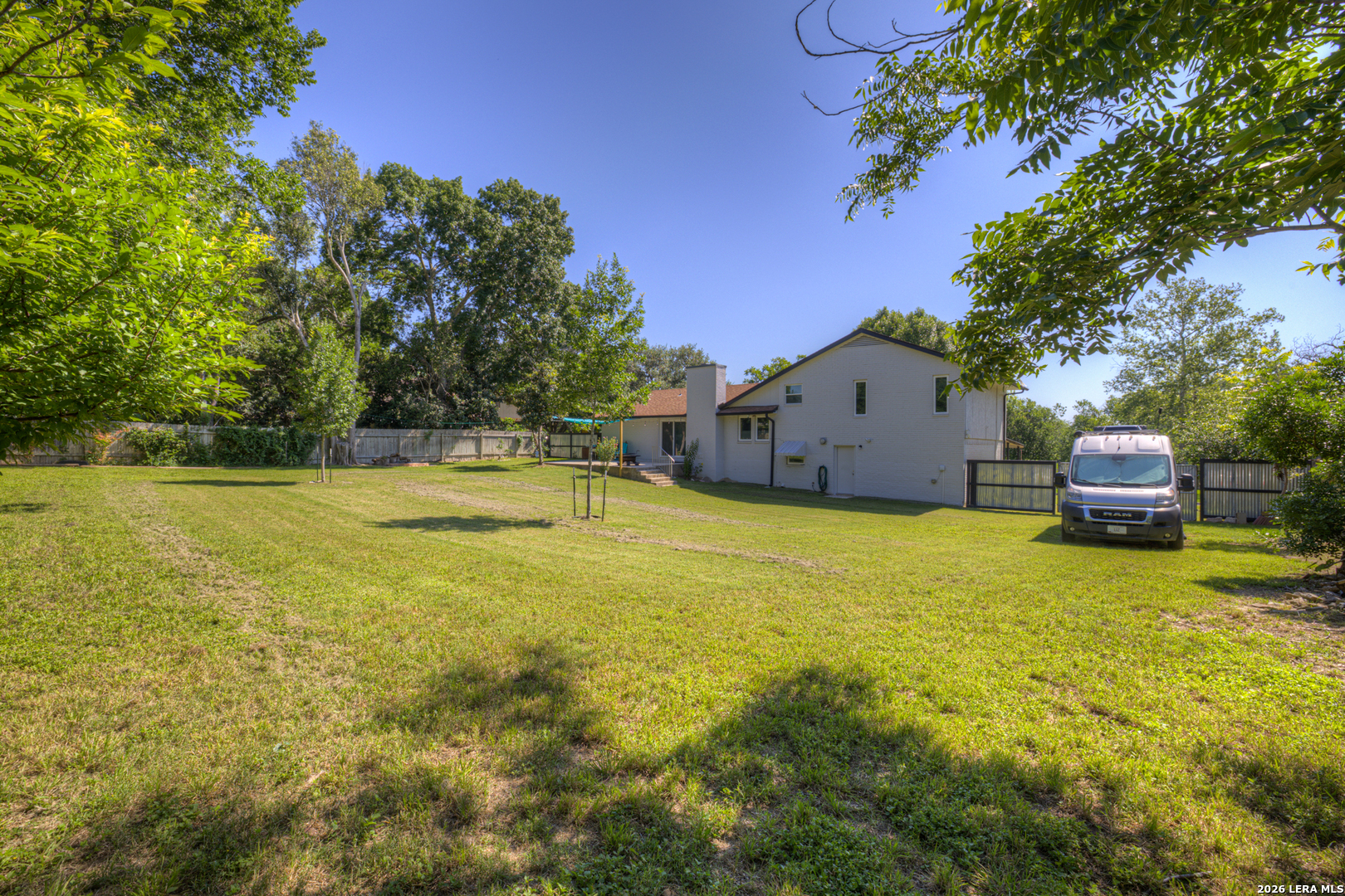 96 W Hampton Drive Seguin TX 78155