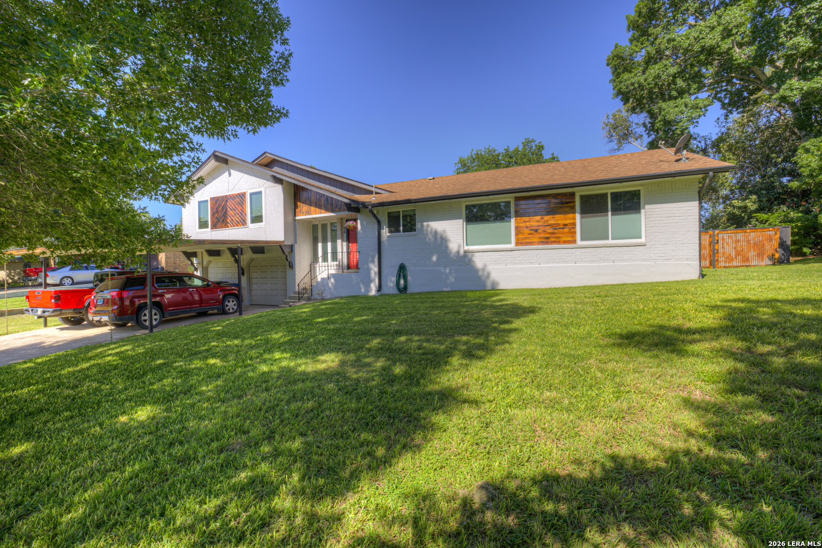 96 W Hampton Drive Seguin TX 78155