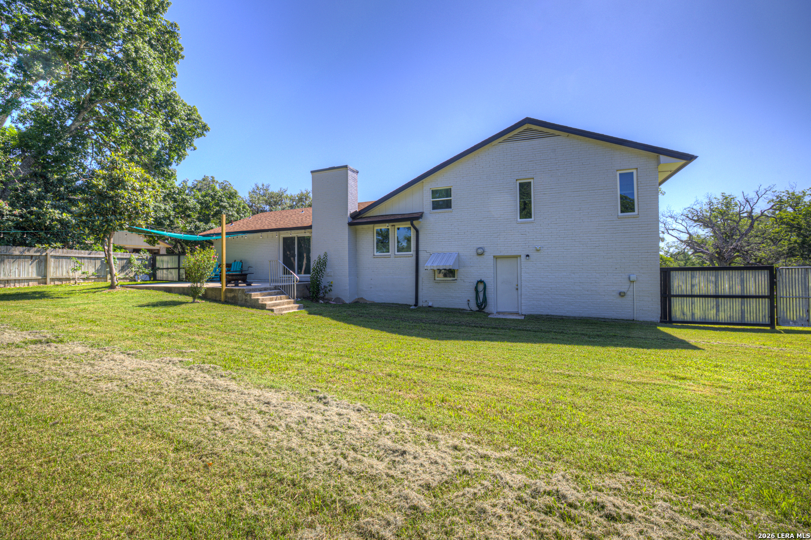 96 W Hampton Drive Seguin TX 78155