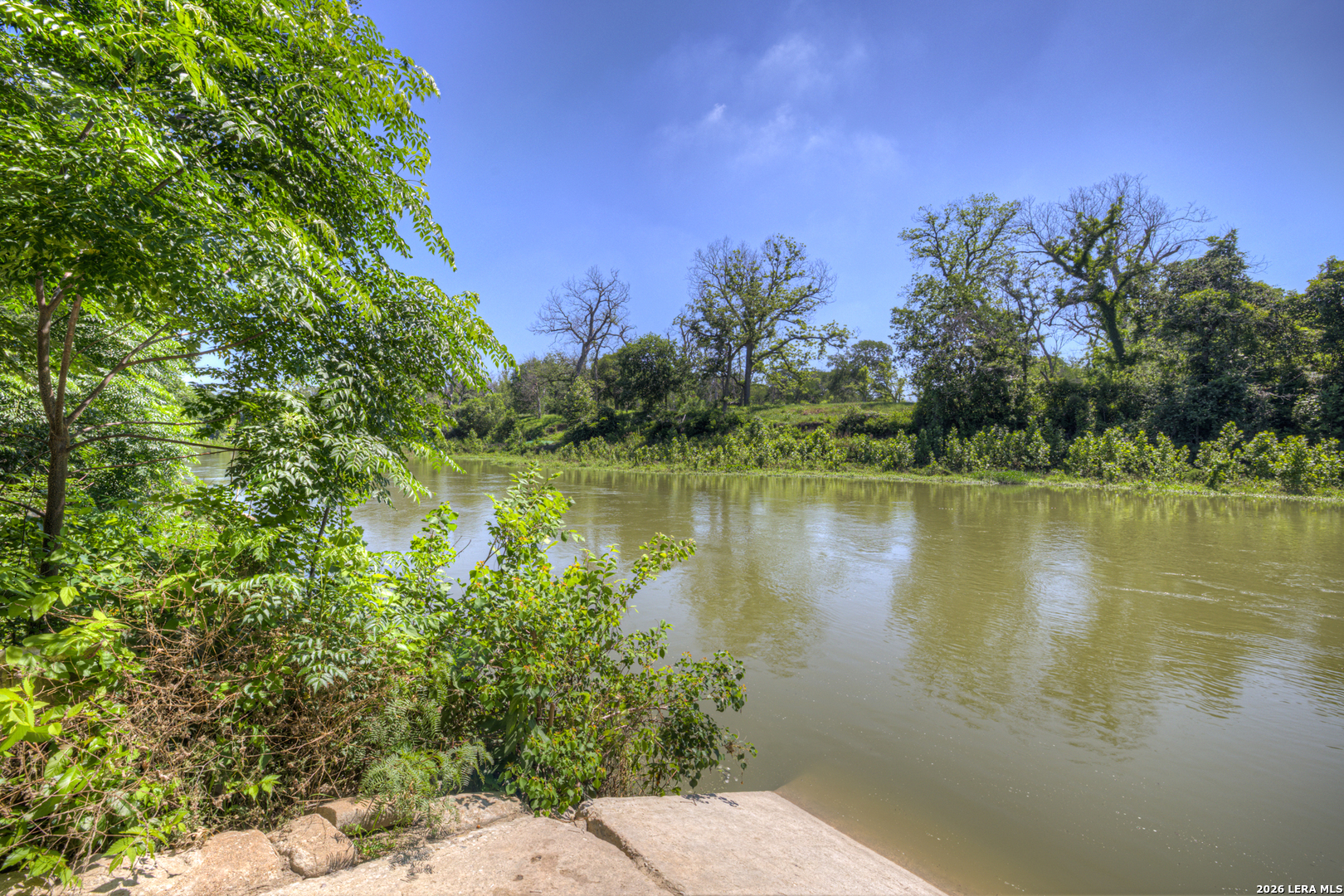 96 W Hampton Drive Seguin TX 78155