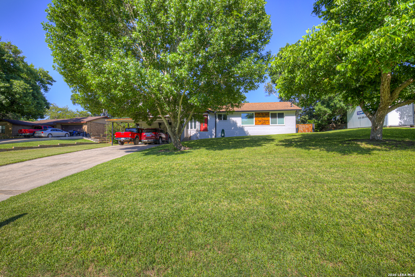 96 W Hampton Drive Seguin TX 78155