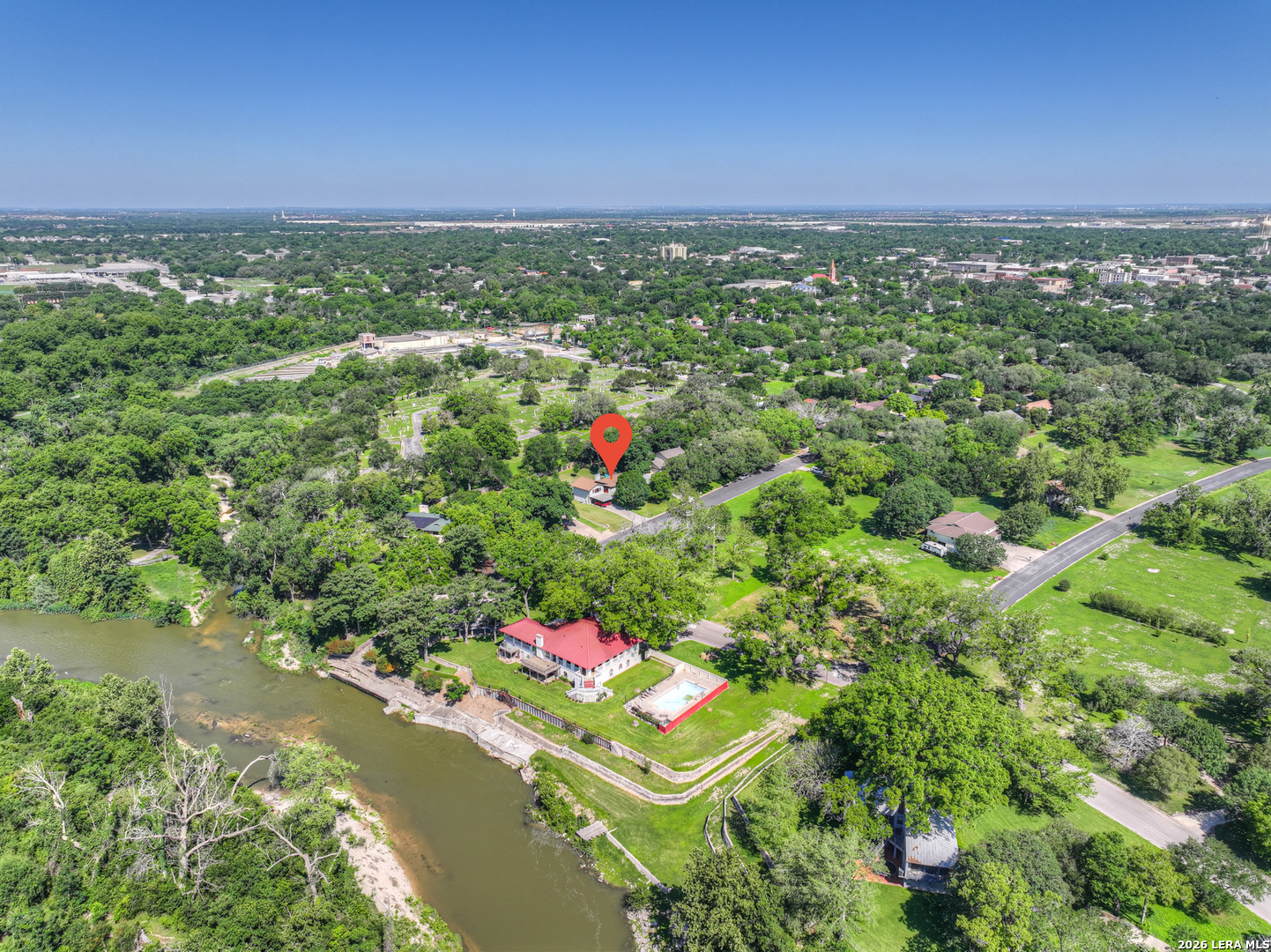 96 W Hampton Drive Seguin TX 78155