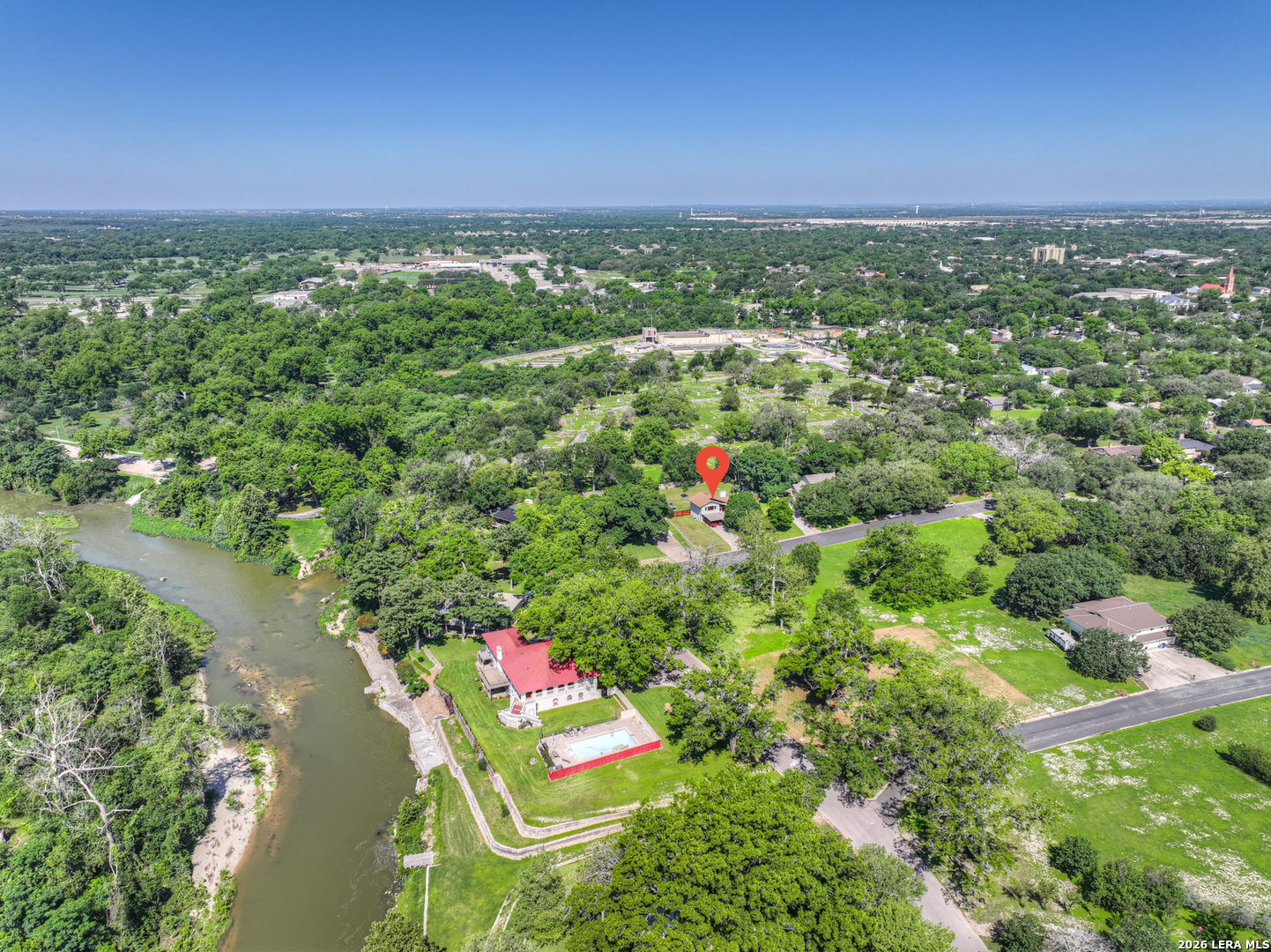 96 W Hampton Drive Seguin TX 78155