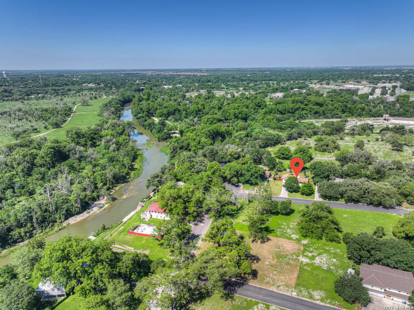 96 W Hampton Drive Seguin TX 78155
