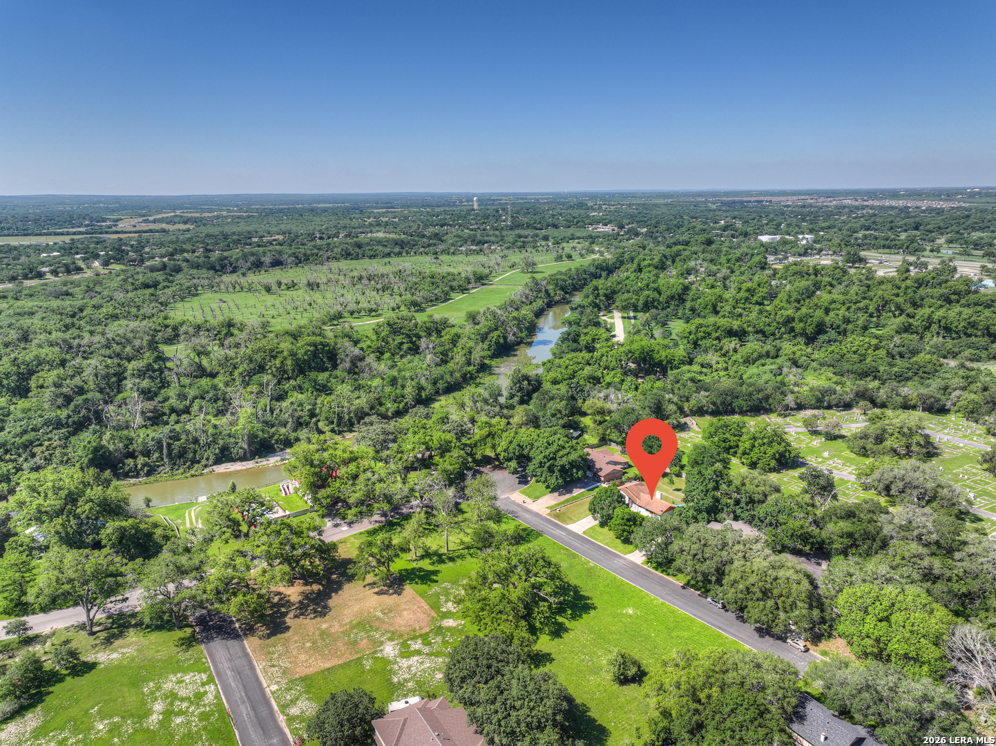 96 W Hampton Drive Seguin TX 78155