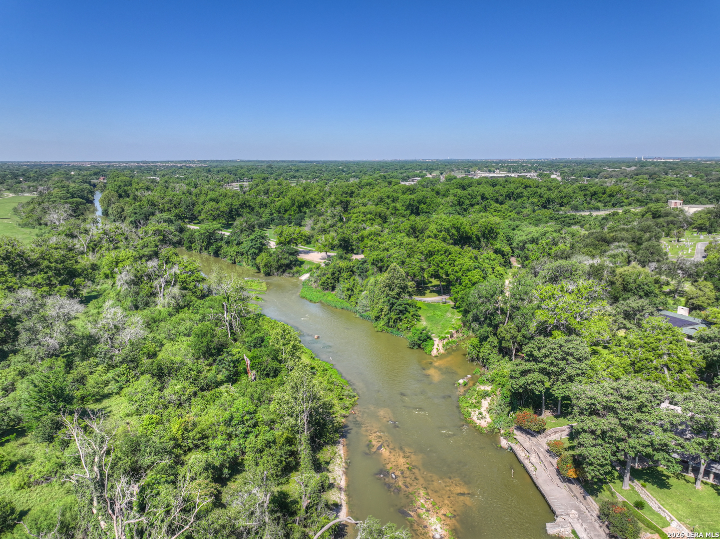 96 W Hampton Drive Seguin TX 78155