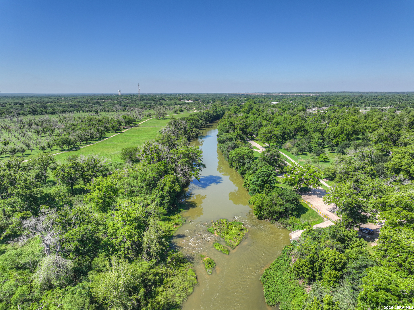 96 W Hampton Drive Seguin TX 78155