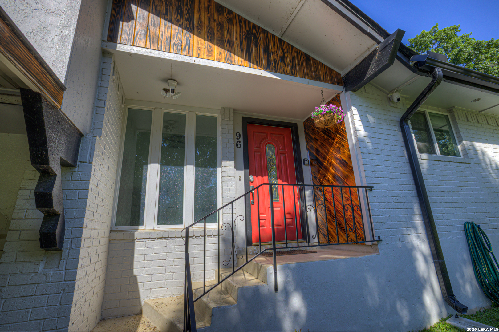 96 W Hampton Drive Seguin TX 78155