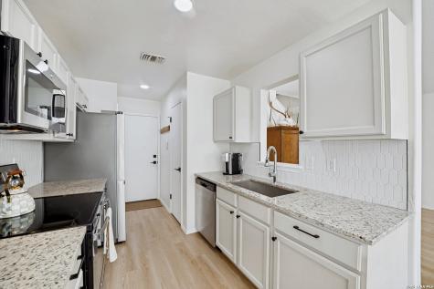 6073 Bantry Bay San Antonio TX 78240