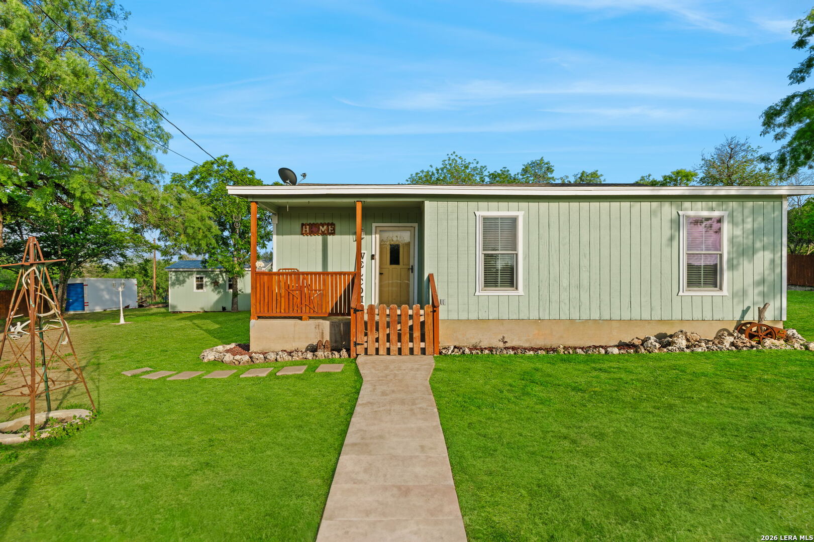 1214 London Street Castroville TX 78009