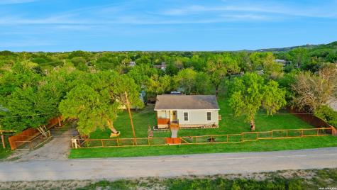 1214 London Street Castroville TX 78009