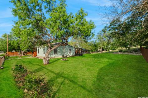 1214 London Street Castroville TX 78009