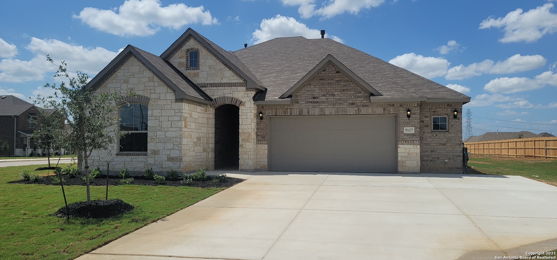 5127 Bonniecrest San Antonio TX 78263