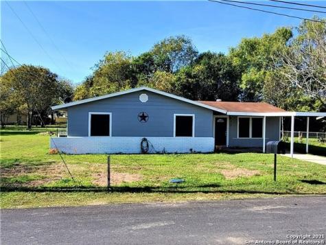 816 Boenig Street Seguin TX 78155