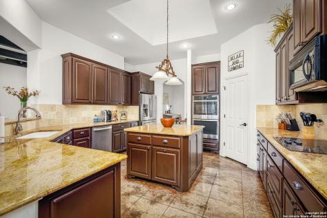 851 River Cliff Canyon Lake TX 78133
