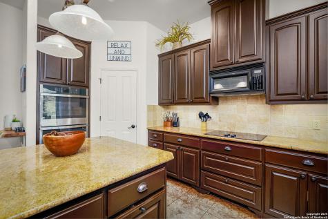 851 River Cliff Canyon Lake TX 78133