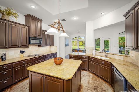 851 River Cliff Canyon Lake TX 78133