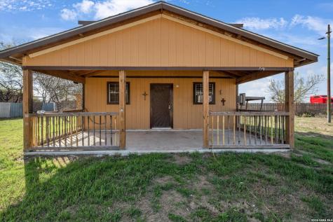 18883 Lagloria Road Elmendorf TX 78112