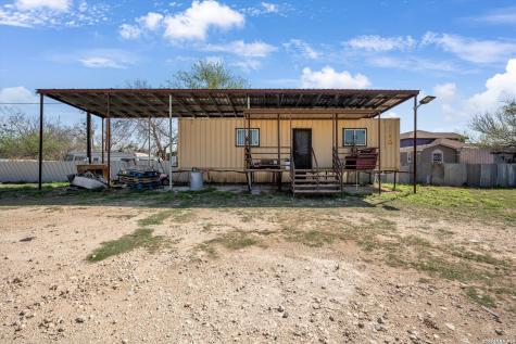 18883 Lagloria Road Elmendorf TX 78112