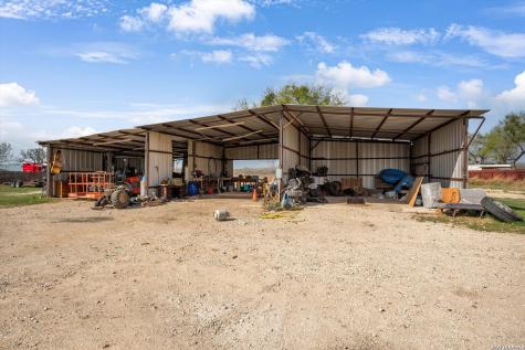 18883 Lagloria Road Elmendorf TX 78112
