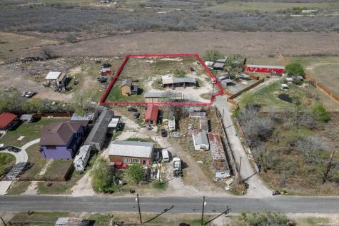 18883 Lagloria Road Elmendorf TX 78112