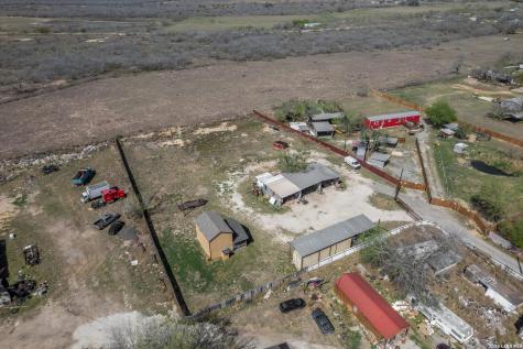 18883 Lagloria Road Elmendorf TX 78112