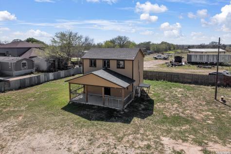 18883 Lagloria Road Elmendorf TX 78112