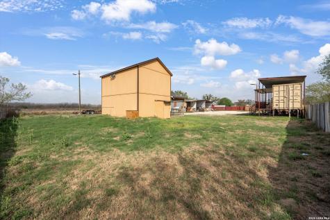 18883 Lagloria Road Elmendorf TX 78112