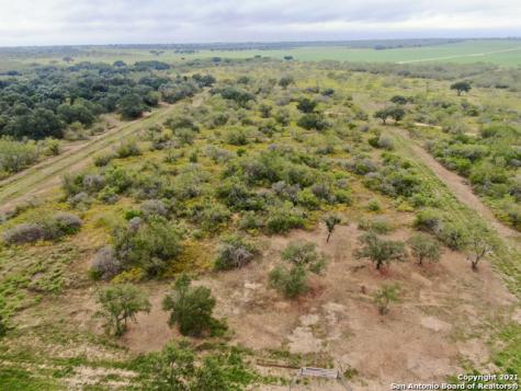 4471 State Highway 173 Bigfoot TX 78005