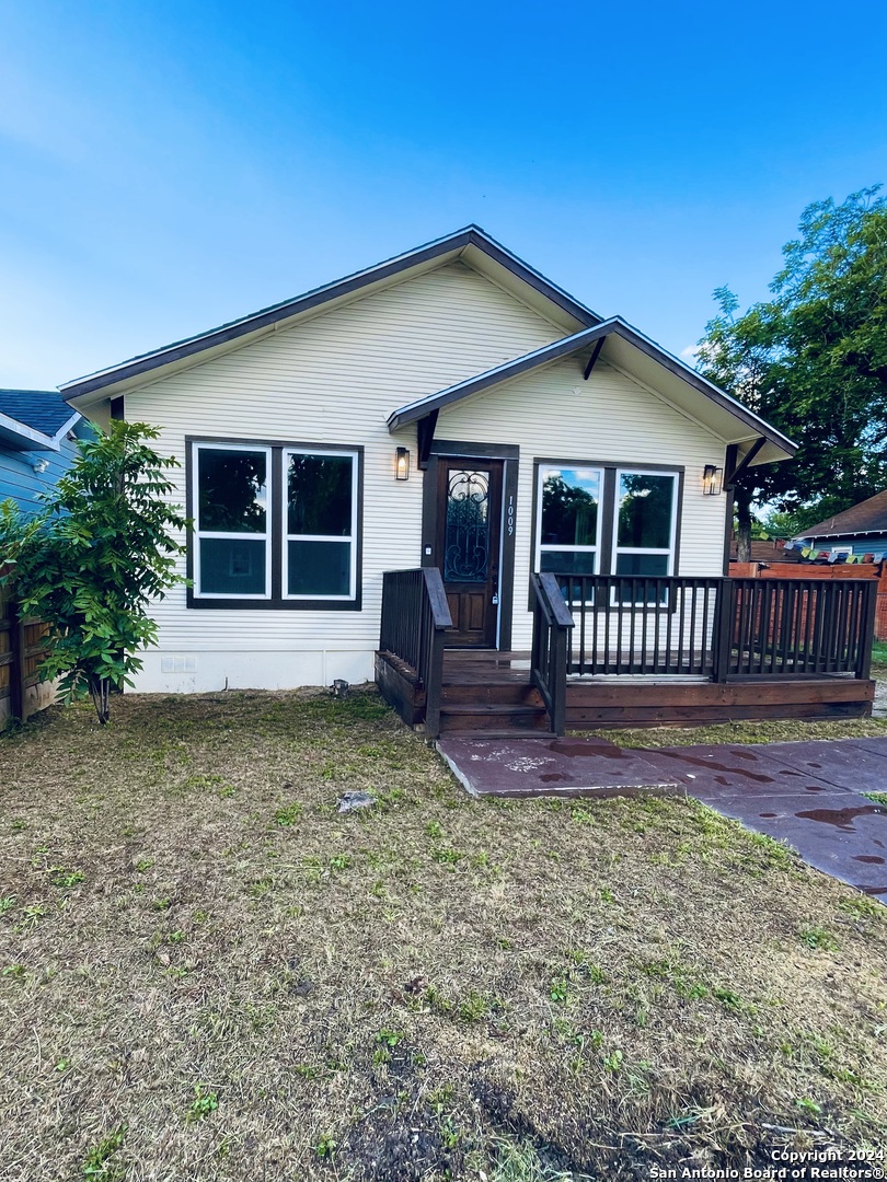 1009 W Lynwood Avenue San Antonio TX 78201