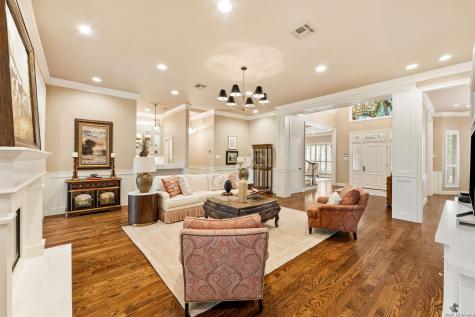 2 Chatsworth Way San Antonio TX 78209