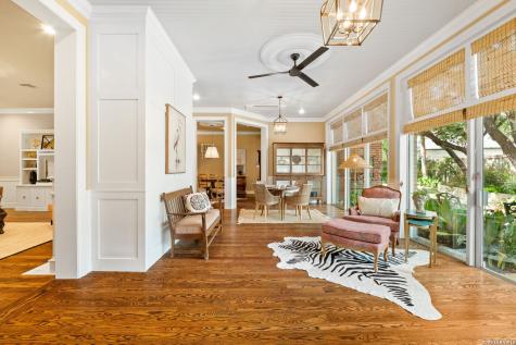 2 Chatsworth Way San Antonio TX 78209