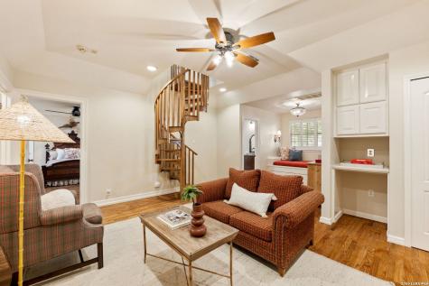 2 Chatsworth Way San Antonio TX 78209