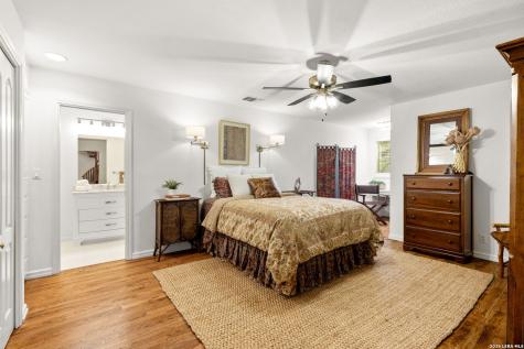 2 Chatsworth Way San Antonio TX 78209