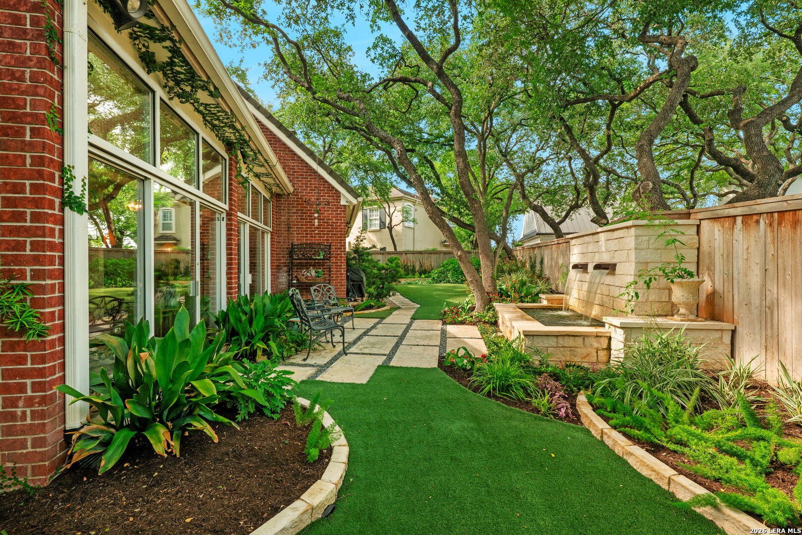 2 Chatsworth Way San Antonio TX 78209