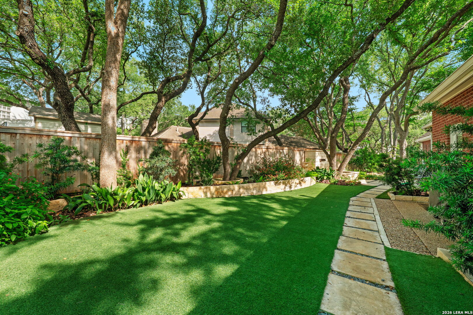 2 Chatsworth Way San Antonio TX 78209
